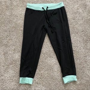 Mint 3/4 length crop sweatpants joggers